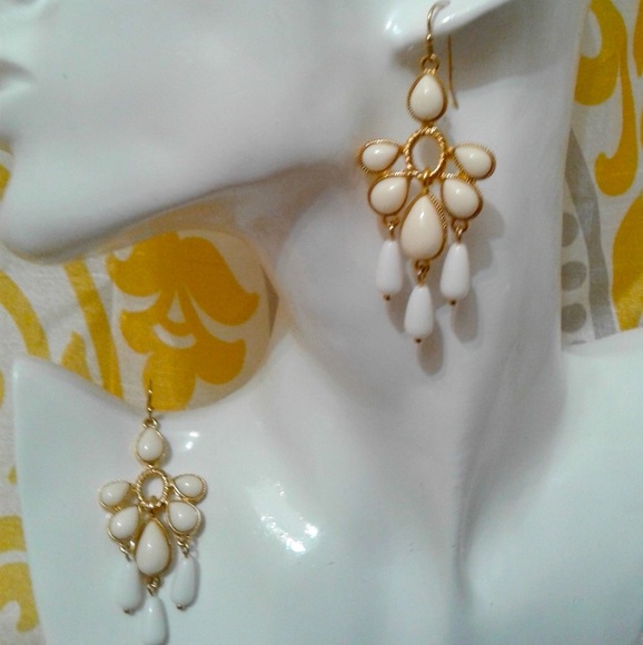 LIA SOPHIA Earrings - Picture 5 of 5